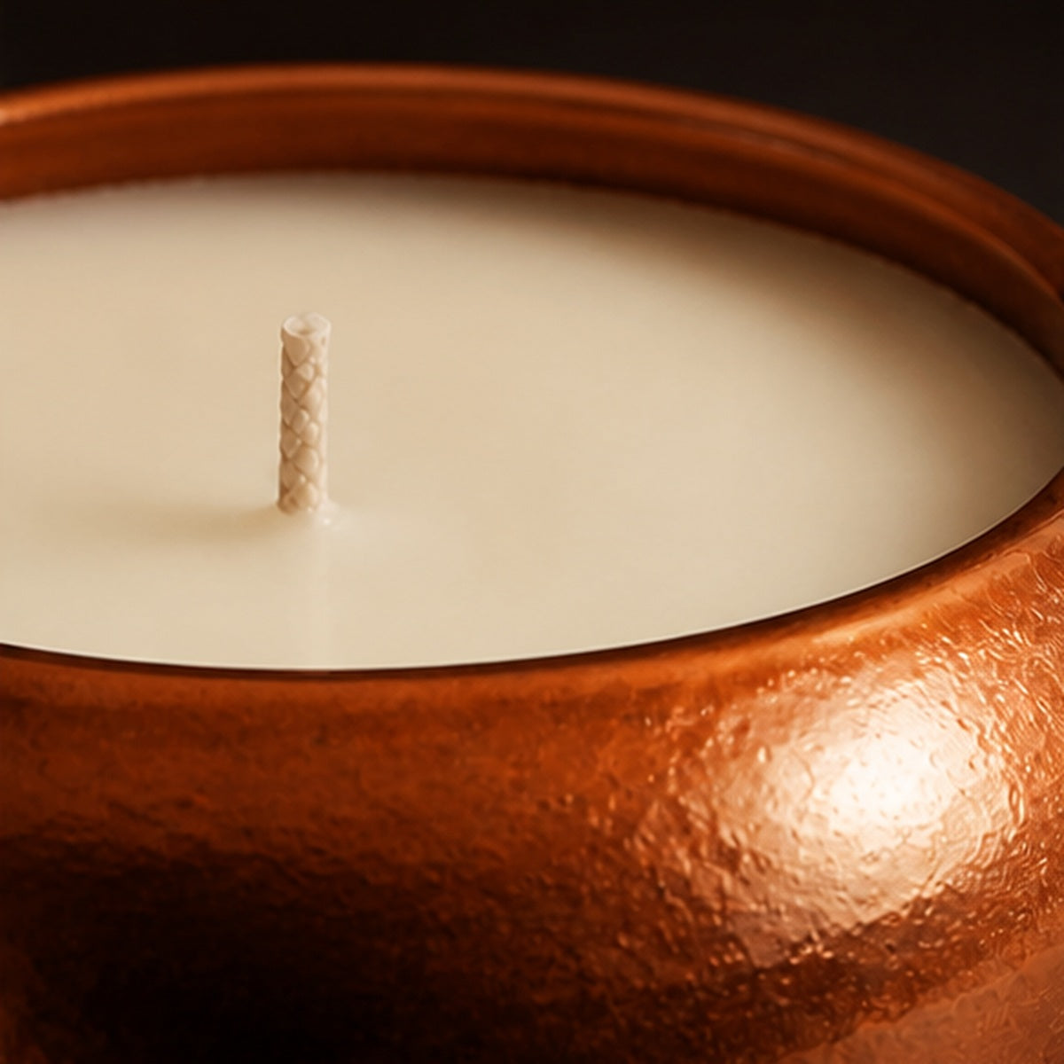 Aveirio Copper Dusk Observatory Candle material and wick detail