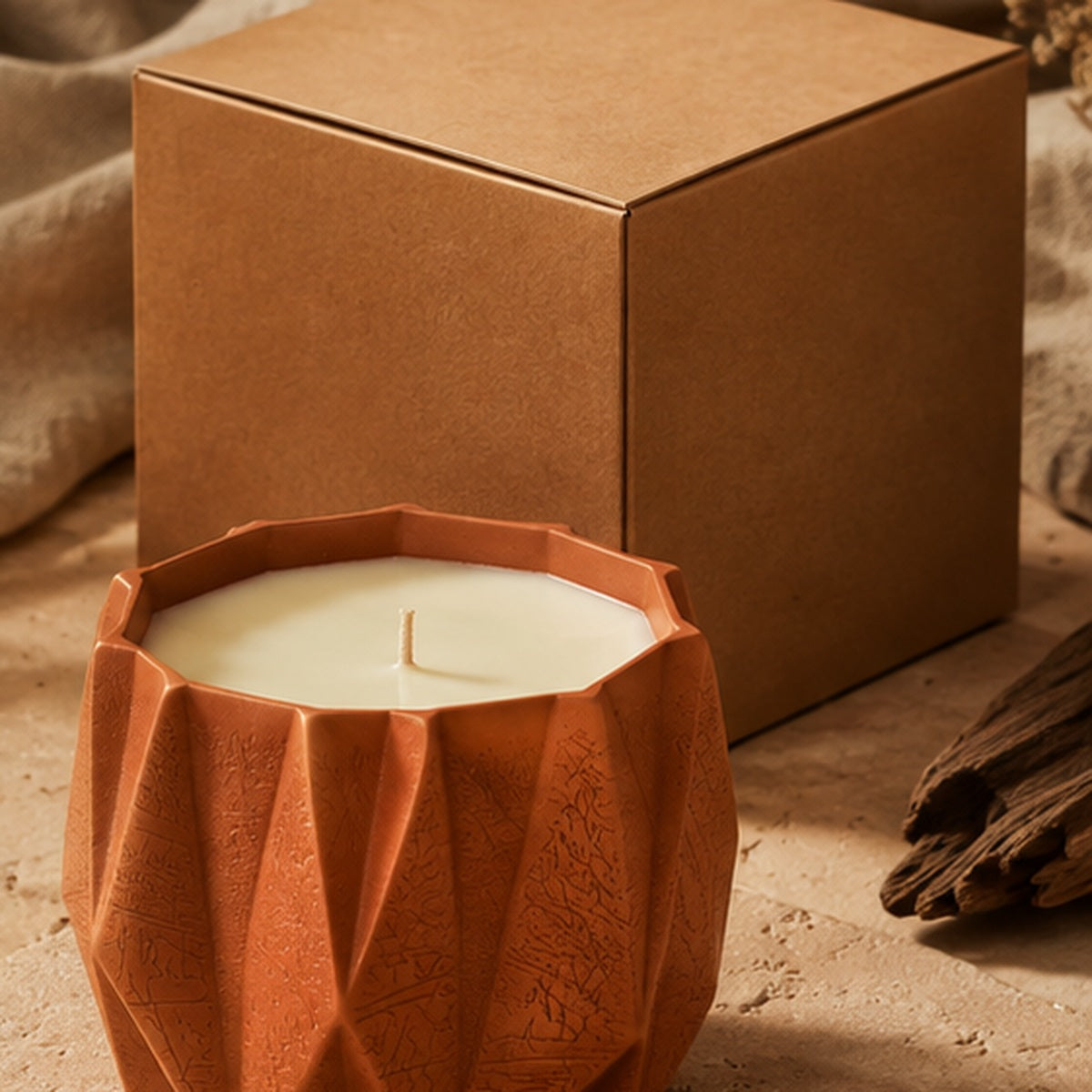 Aveirio Ember Atlas Scent Candle gift packaging view