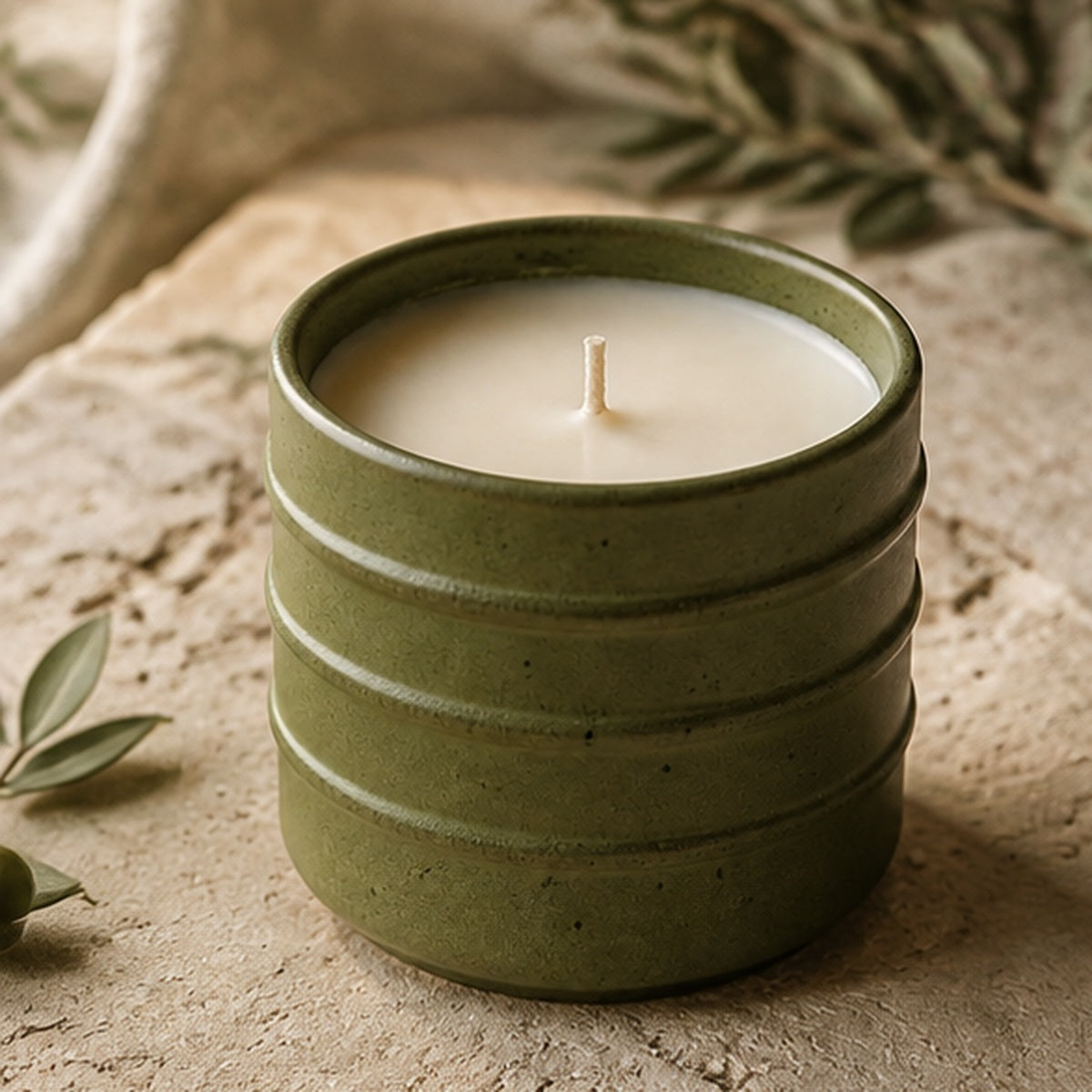 Aveirio Moss Signal Aromatherapy Candle lifestyle view