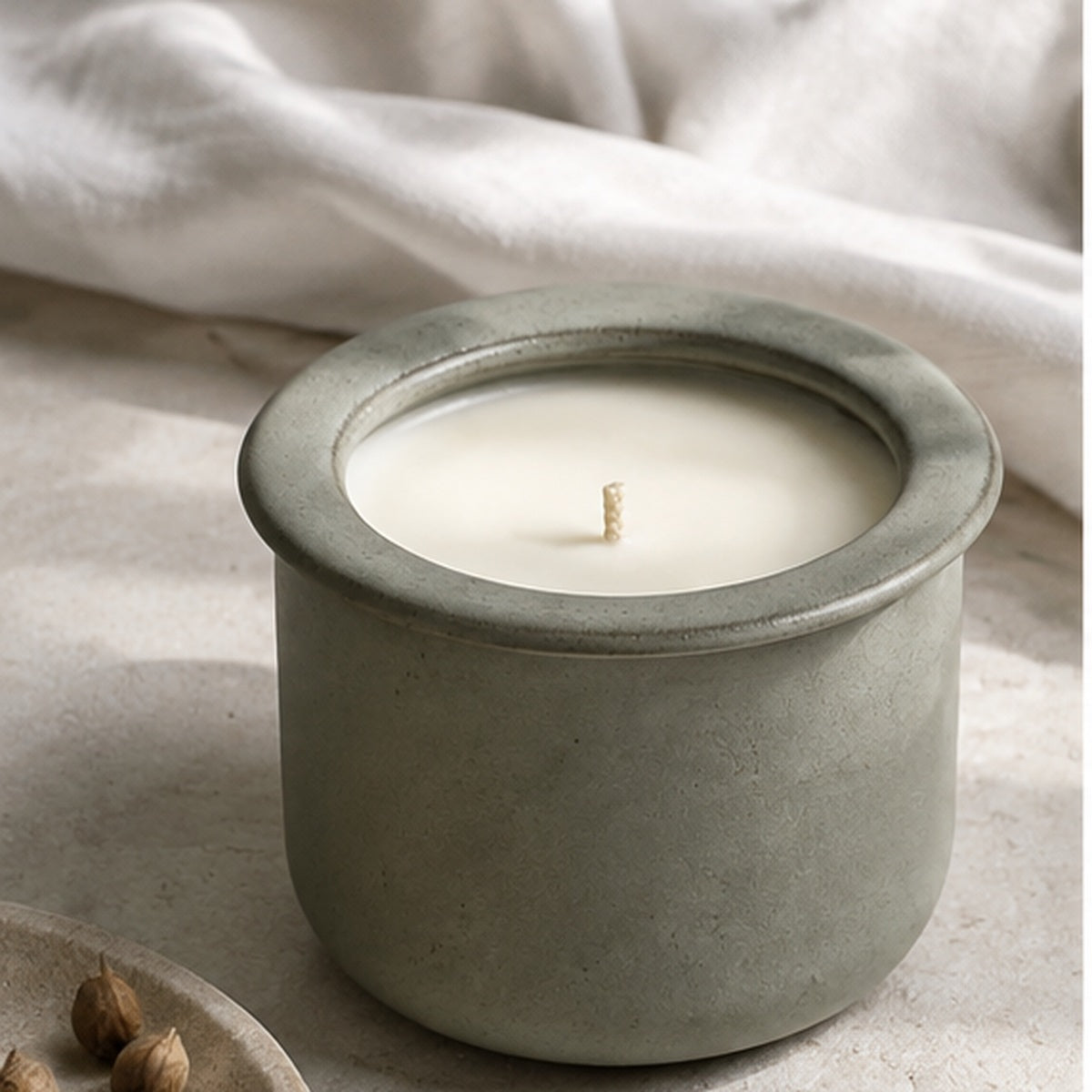 Aveirio Rainstone Halo Candle lifestyle view