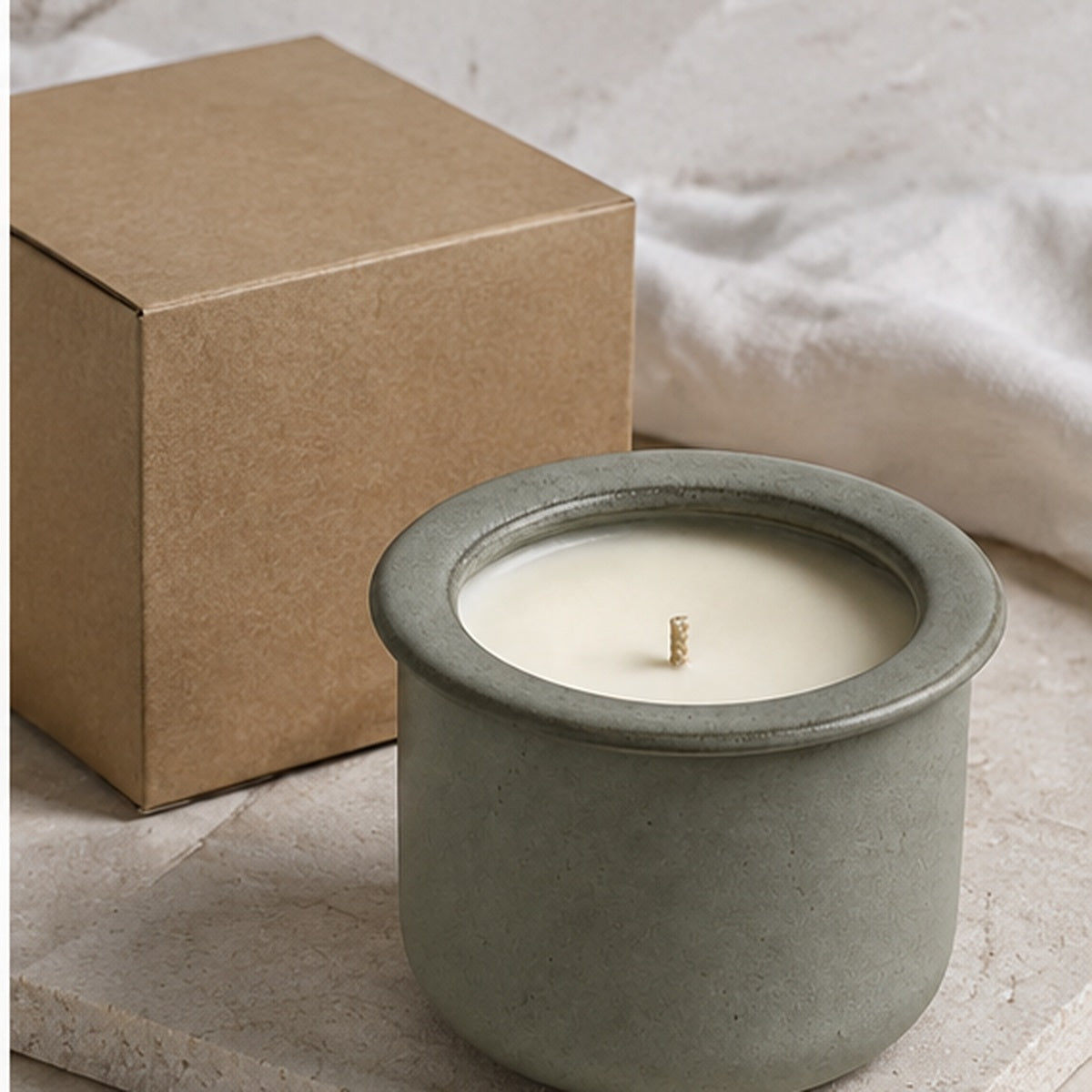 Aveirio Rainstone Halo Candle gift packaging view