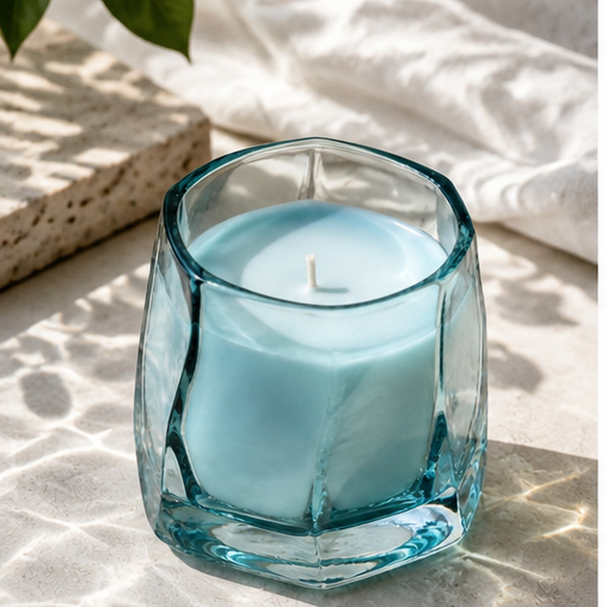 Aveirio Tidal Prism Aromatherapy Candle lifestyle view
