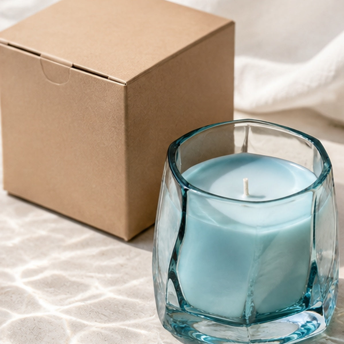 Aveirio Tidal Prism Aromatherapy Candle gift packaging view